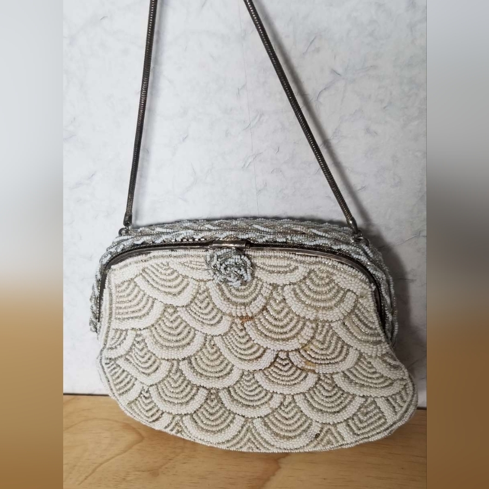 Vintage Handcrafted Art Deco Beaded Clutch Purse with Floral Clasp